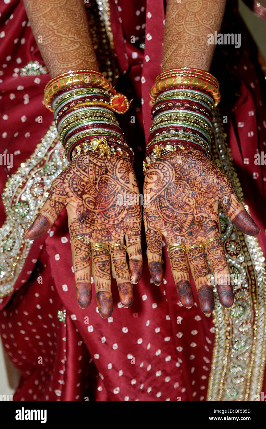 L'Inde Gujarat. Une Indienne mariée. Banque D'Images