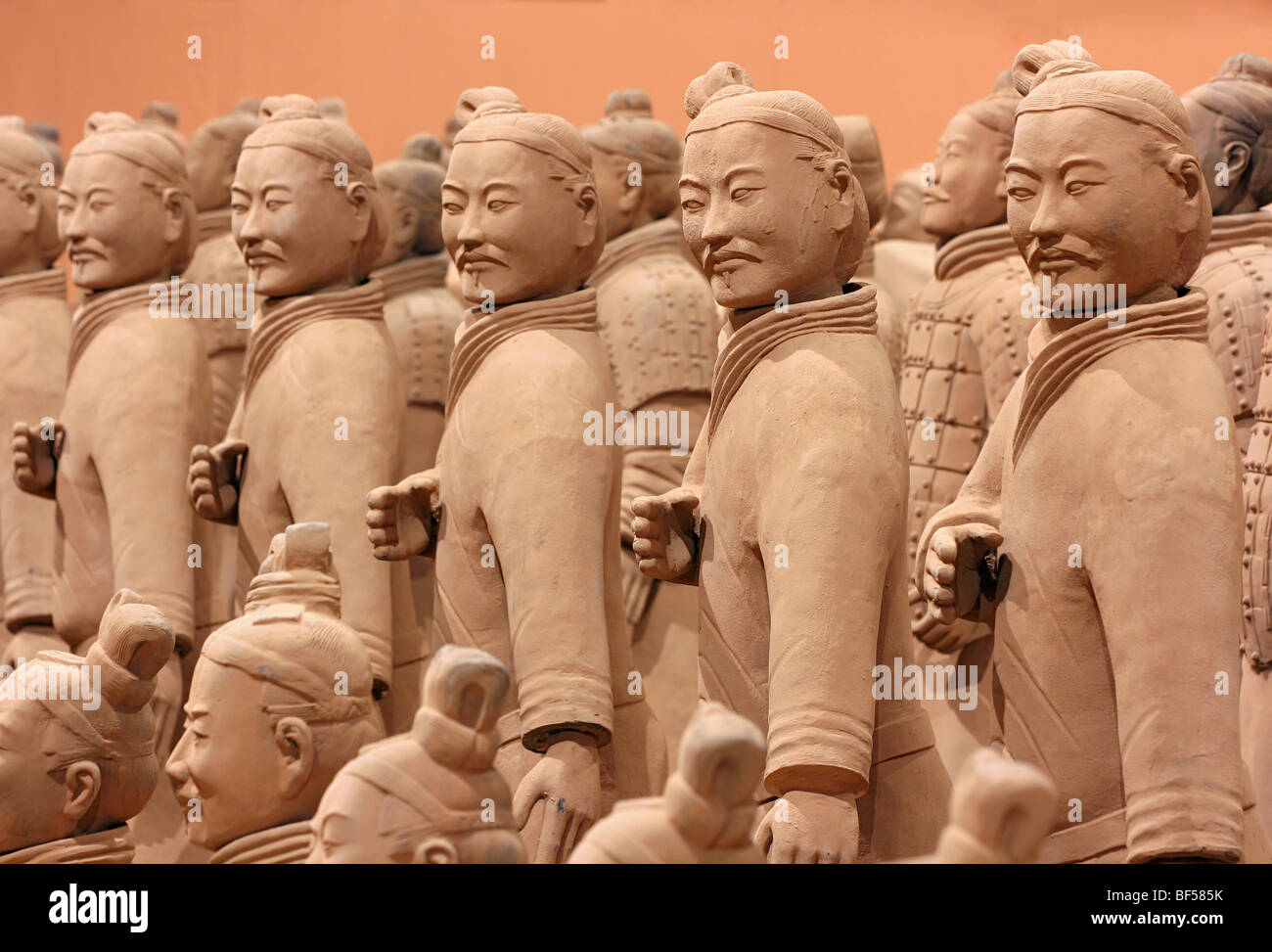 L'Armée de terre cuite du premier empereur de Chine, Quin Shi Huang Di
