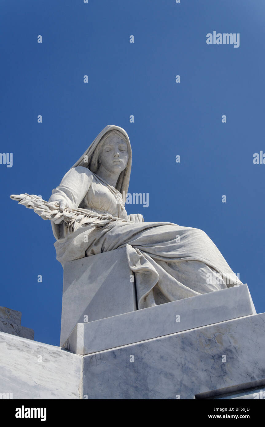 Monumento a los Bomberos , Le Monument aux pompiers de la Nécropole , La Havane , Cuba Banque D'Images