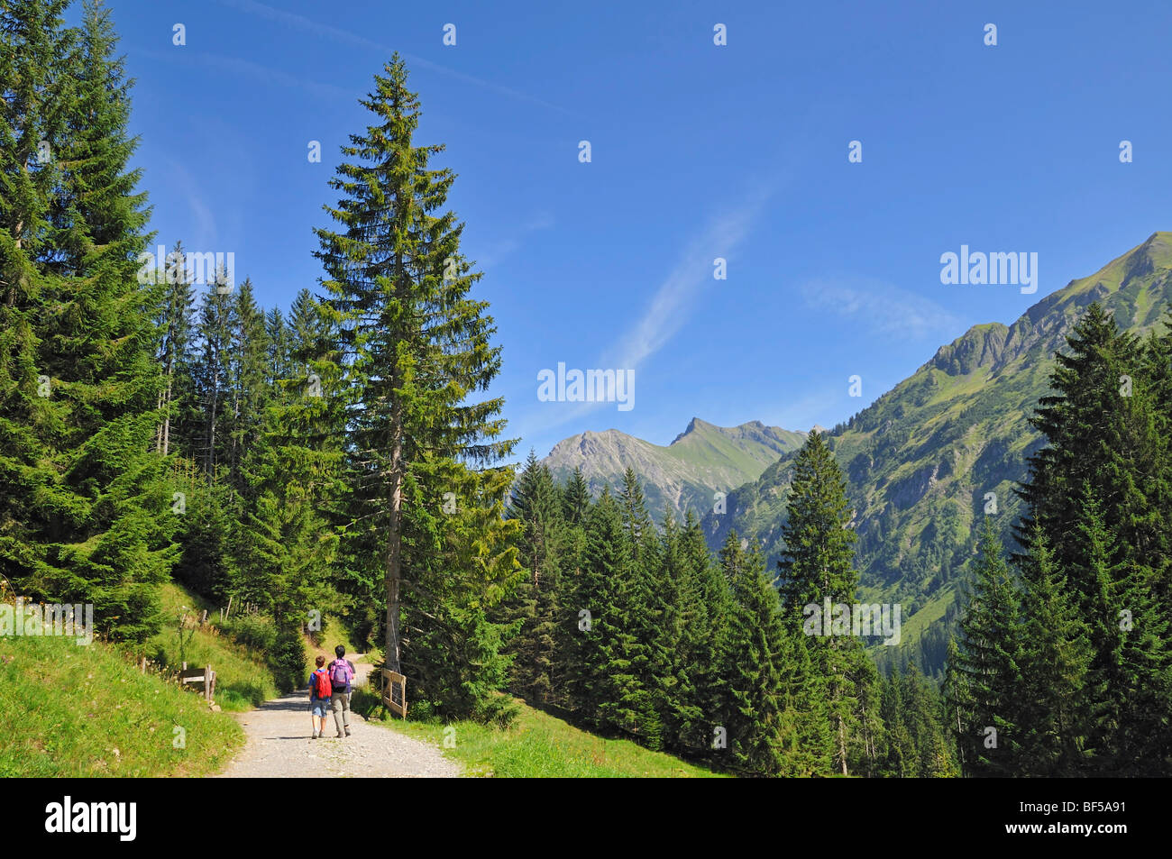 Randonnées dans la vallée de Kleinwalsertal, Turatal, peu Vallée Walser, Vorarlberg, Autriche, Alpes Allgaeu, Europe Banque D'Images