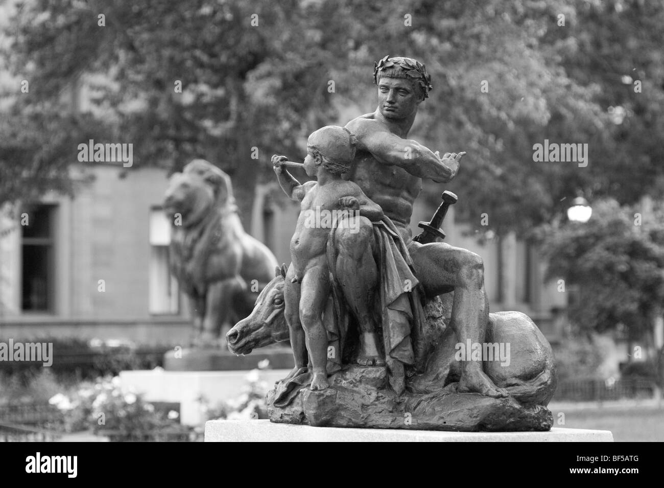 La sculpture à Baltimore Mount Vernon, la guerre par Barye Banque D'Images