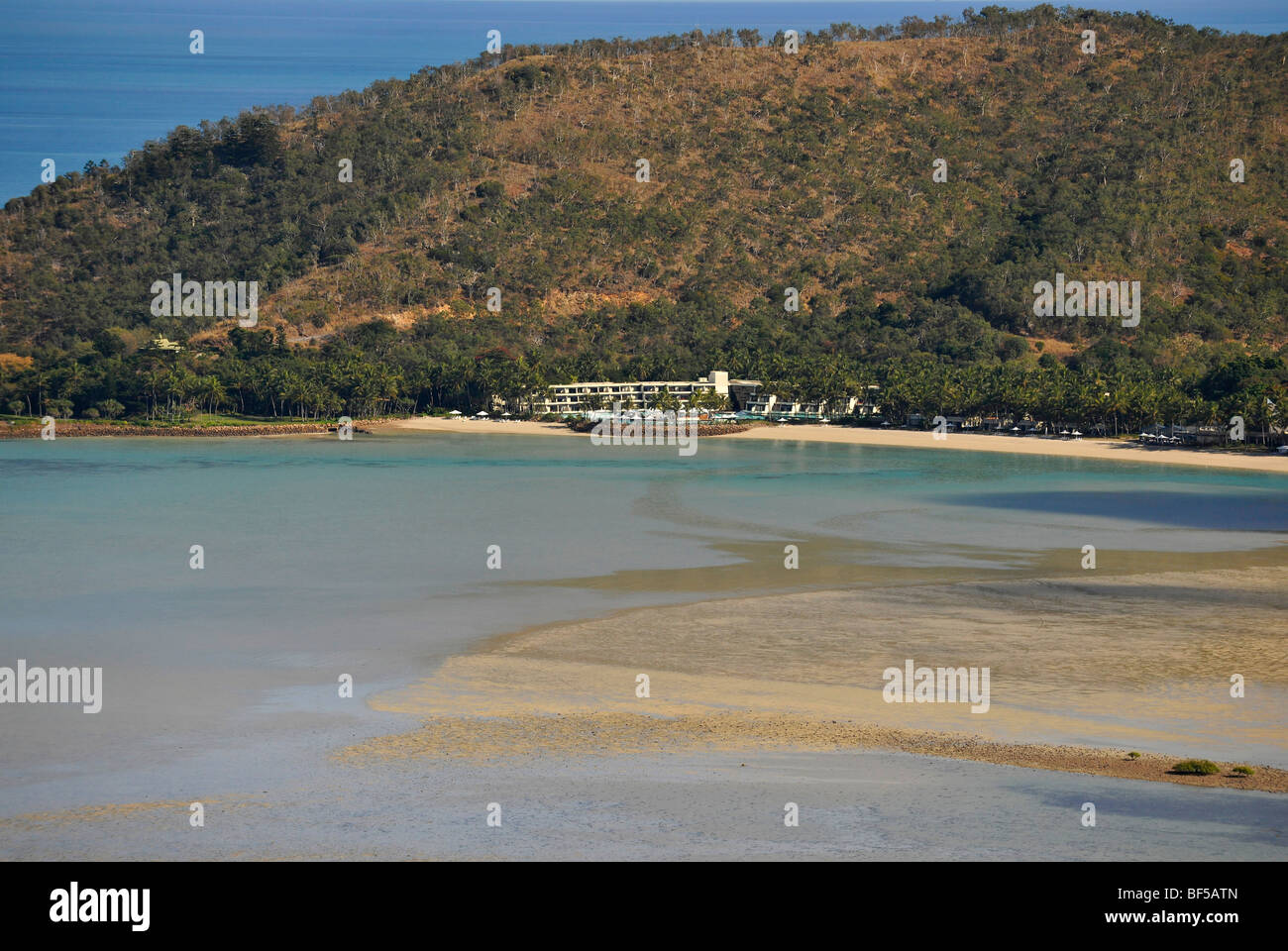 Vue aérienne d'un hôtel de luxe resort, Hayman Island, Whitsunday Islands National Park, Queensland, Australie Banque D'Images