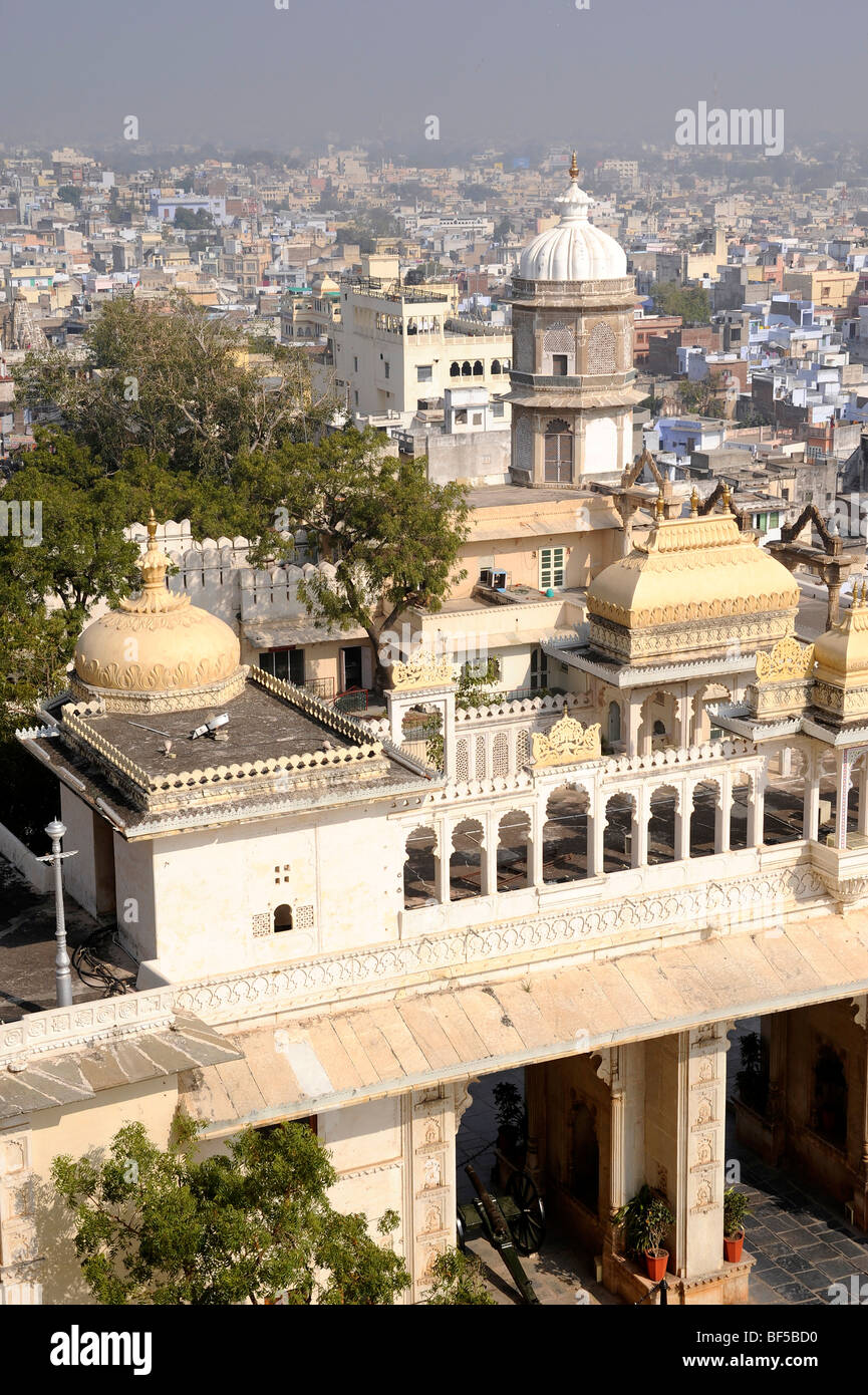 Vue depuis le palais de la ville sur la ville, Udaipur, Rajasthan, Inde du Nord, Inde, Asie du Sud, Asie Banque D'Images