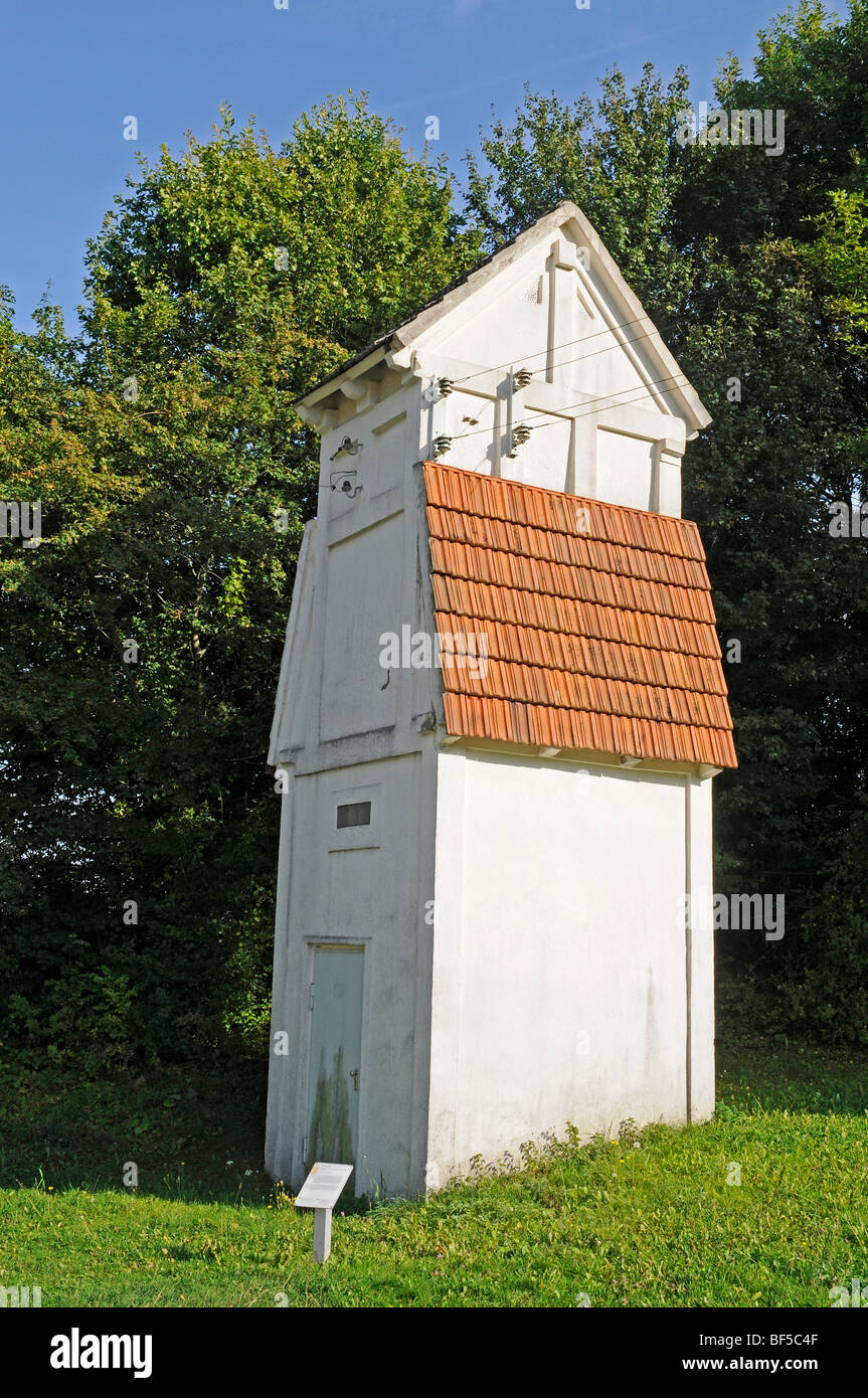 Vieille Tour du transformateur, musée en plein air, Musée de l'État occidental pour l'Ethnologie, Düsseldorf, Rhénanie du Nord-Westphalie, Allemagne, Europe Banque D'Images