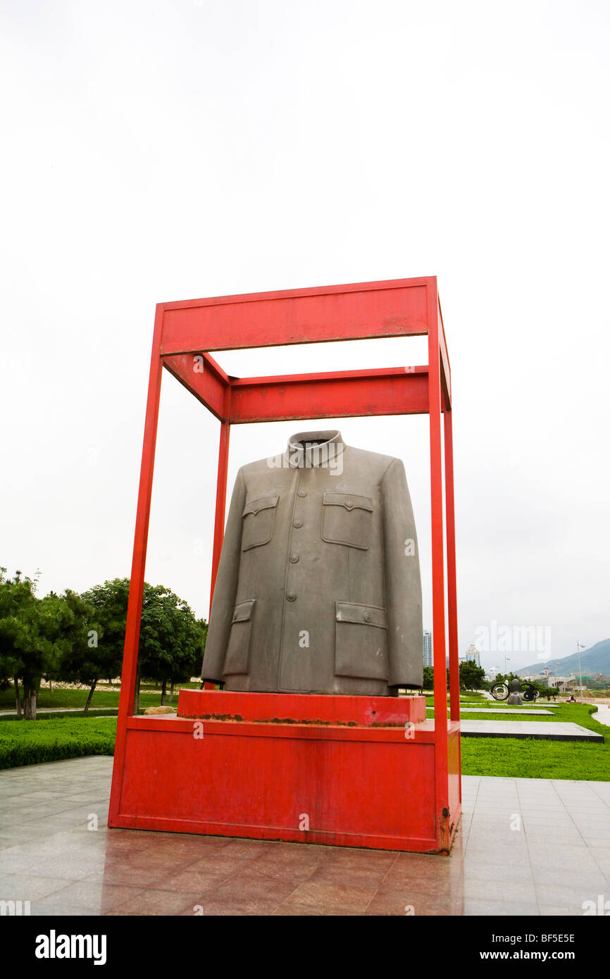 Sculpture chinoise moderne de costume mao, Qingdao City, Shandong, Chine Banque D'Images