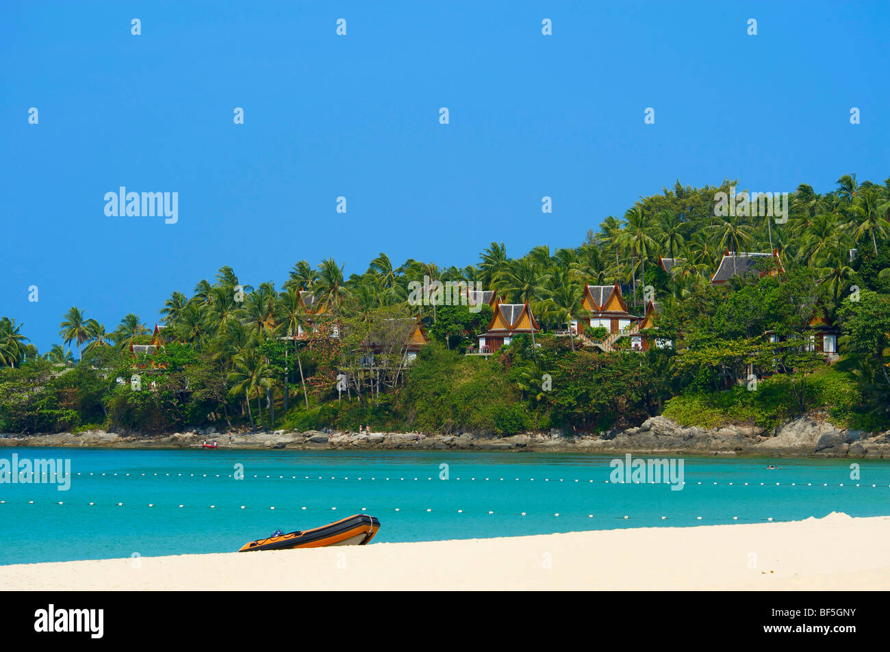 Plage de Pansea et l'Amanpuri Resort, l'île de Phuket, Thaïlande, Asie Banque D'Images