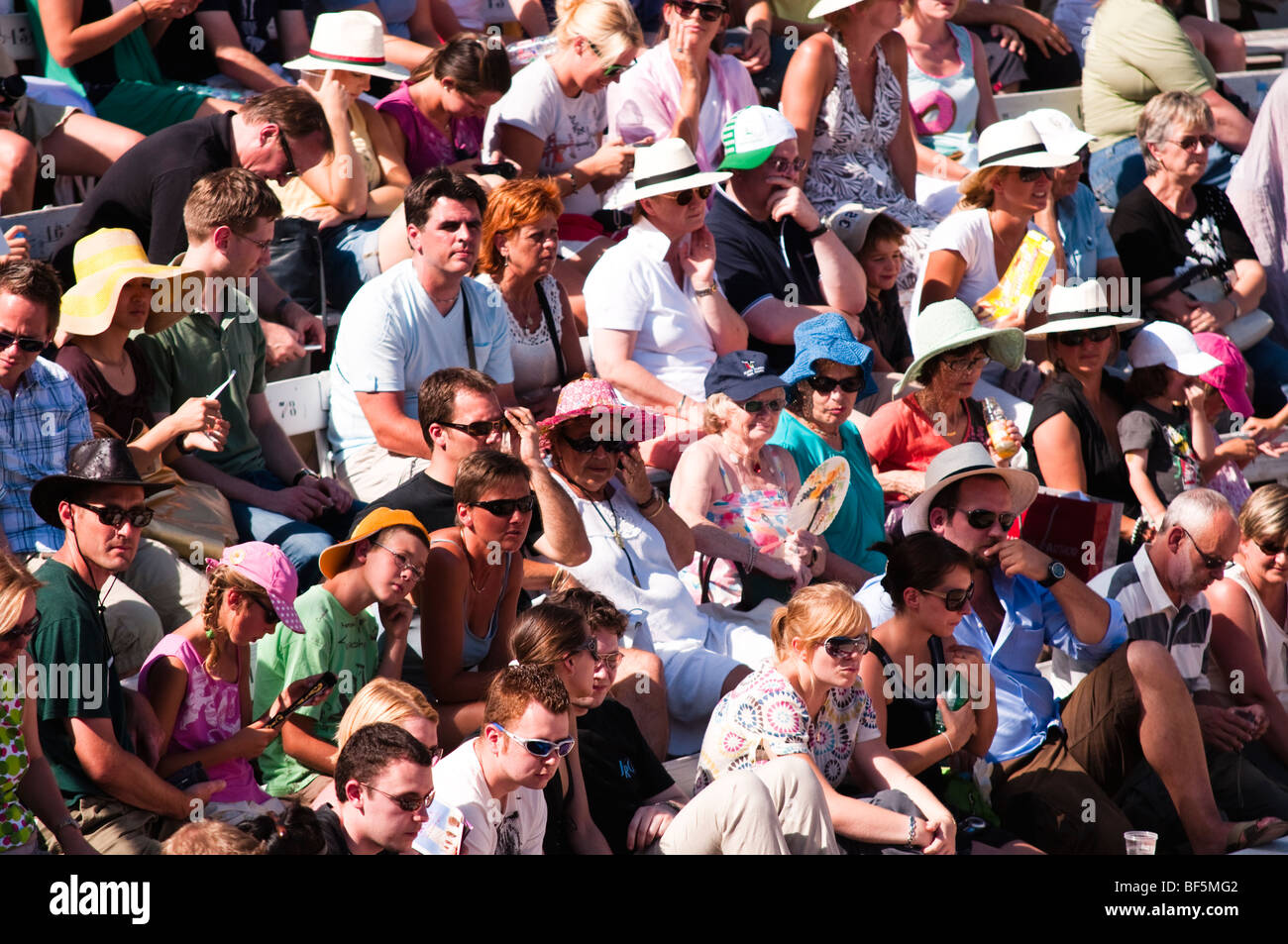 Foule à bull fight arena Banque D'Images