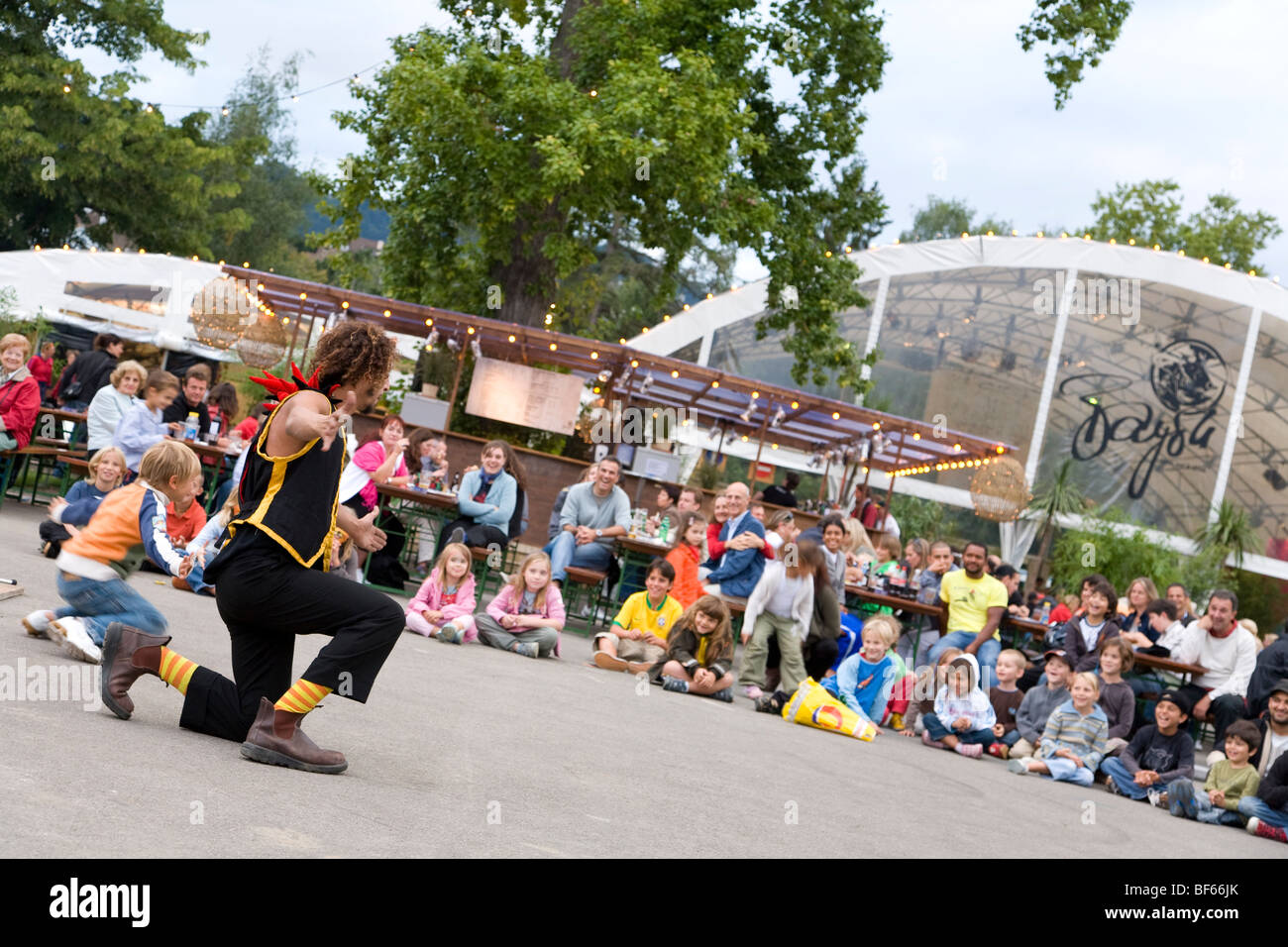 Artiste de rue, Zuercher Theater Spektakel, Landiwiese, Zurich, Suisse Banque D'Images