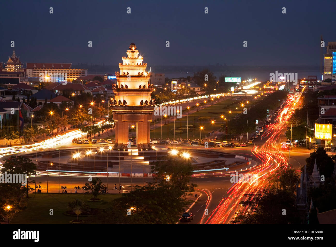 Le Monument de l'indépendance à Phnom Penh, capitale du Cambodge Banque D'Images