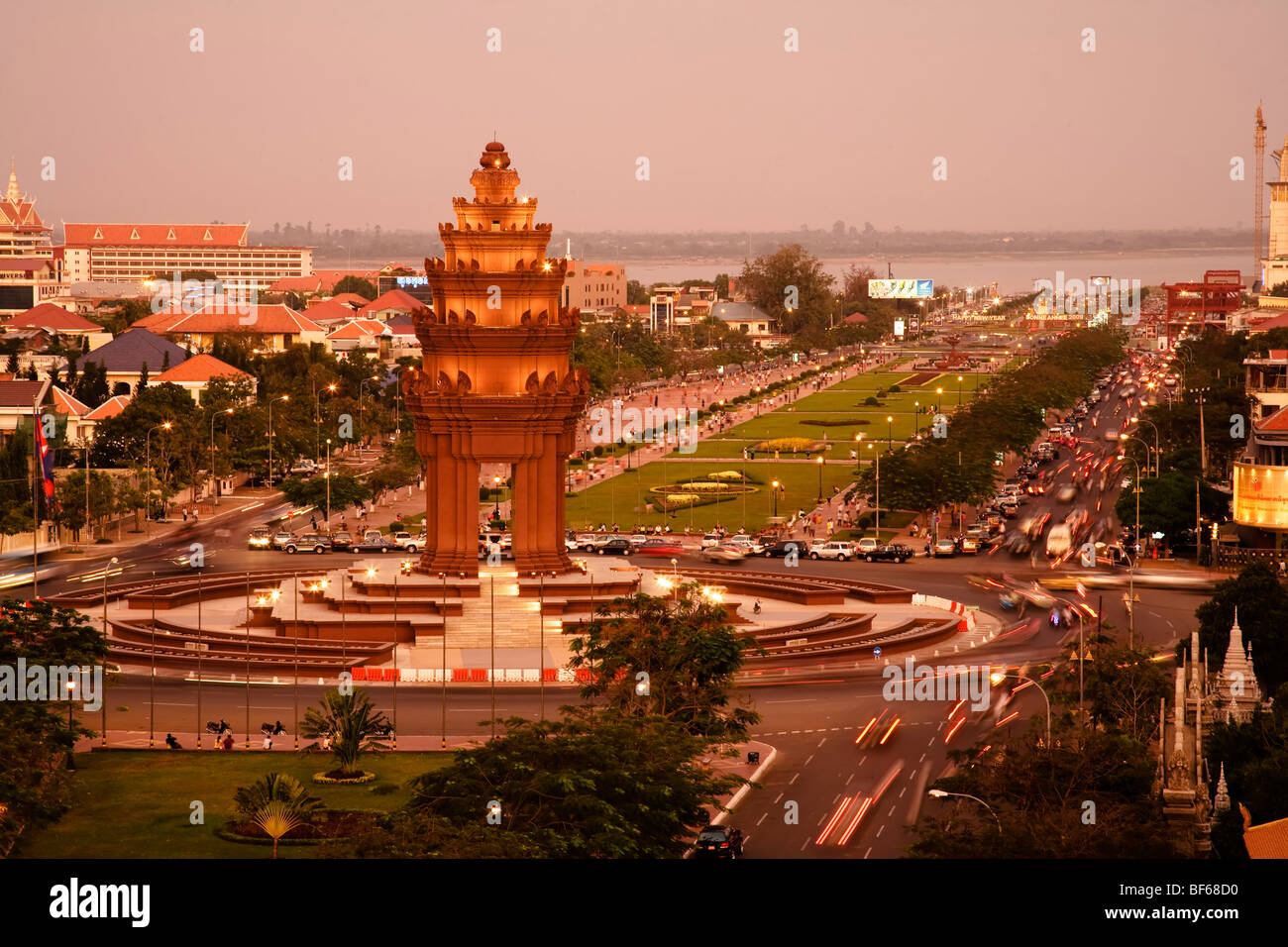 Le Monument de l'indépendance à Phnom Penh, capitale du Cambodge Banque D'Images