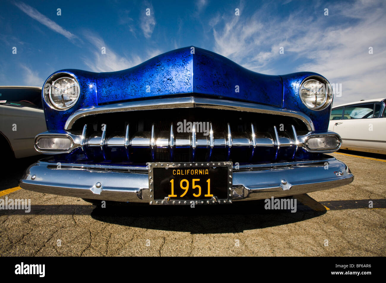 Voitures anciennes à la Pomona Swap Meet Auto pour les voitures, antiqie  automobiles, pièces de voiture, etc. Los Angeles County, Californie,  États-Unis d'Amérique Photo Stock - Alamy