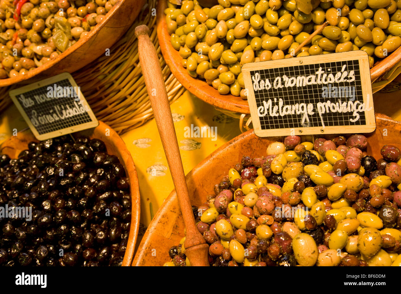 Olives, marché provençal, Mars, Antibes, Cote d Azur, Provence, France Banque D'Images