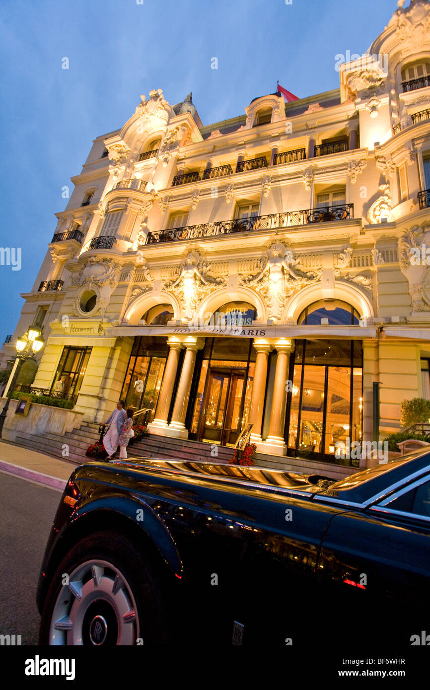 Rolls Royce Limousine, l'Hôtel de Paris, Hôtel de luxe, Monte Carlo, Monaco, Cote d Azur, Provence, France Banque D'Images