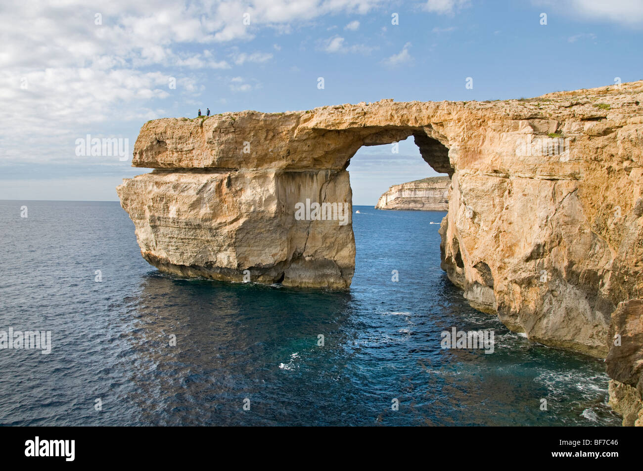 Point de Dwerja Fenêtre d'Azur Gozo Malte mer arch rock naturel Banque D'Images