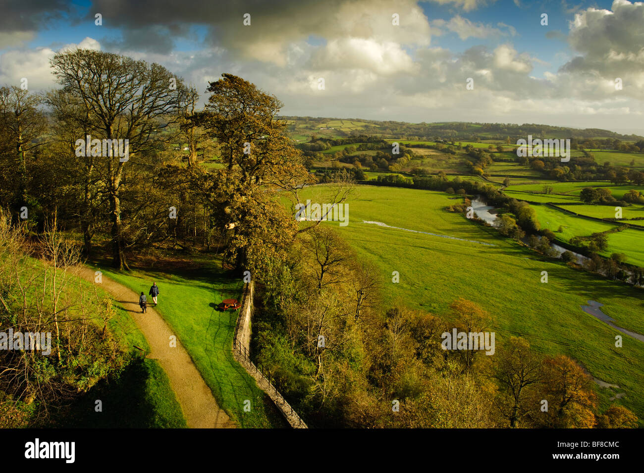 La vallée de la Tywi et Dinefwr Park du château, National Trust, Llandeilo, Carmarthenshire south west Wales UK automne après ... Banque D'Images