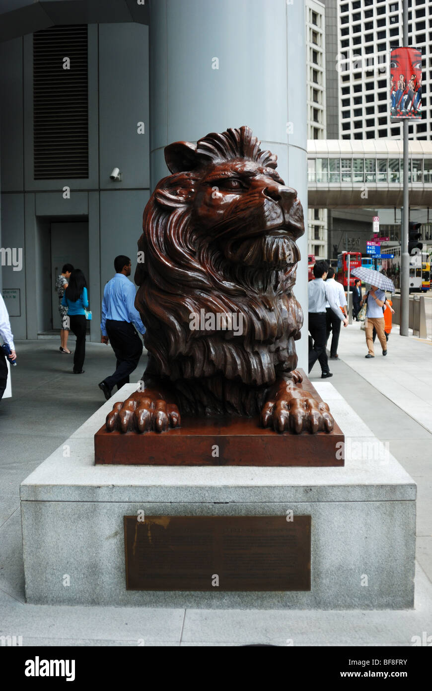 Le droit lion statue (Stitt) du bâtiment principal, HSBC Hong Kong. Banque D'Images
