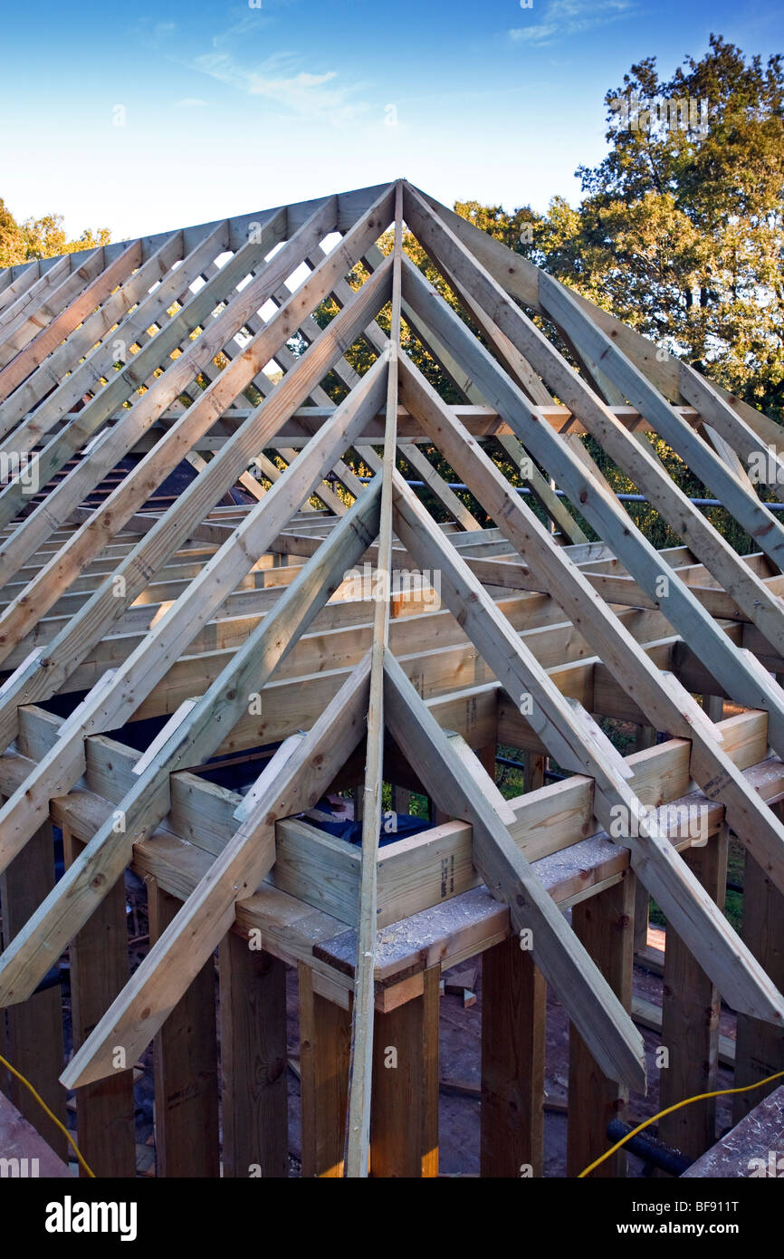 Nouveau toit construit pour la construction d'une maison extension dans le Sussex, England, UK 2009 Banque D'Images