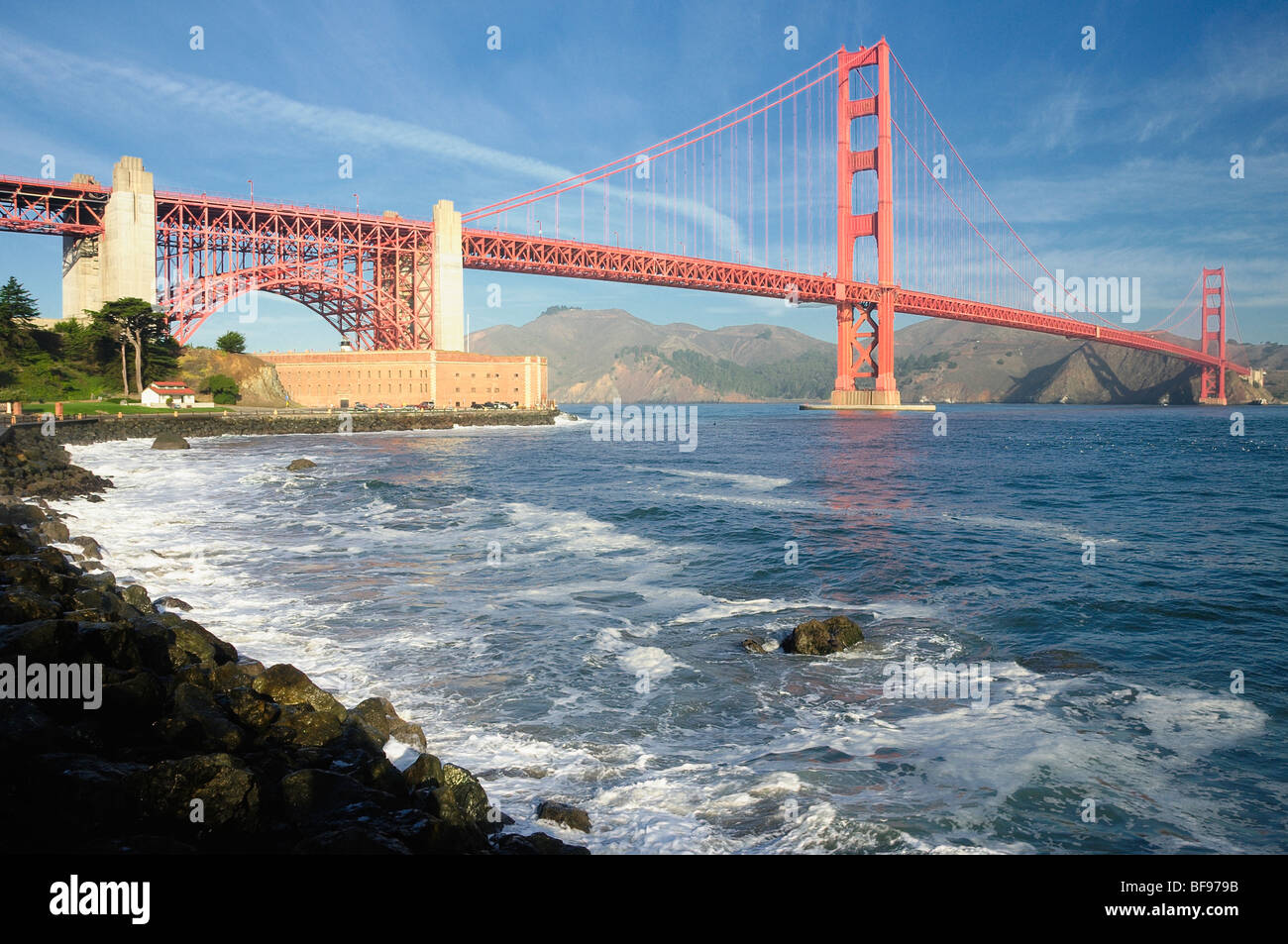 Golden Gate Bridge à partir de Fort Point, San Francisco, California, USA Banque D'Images