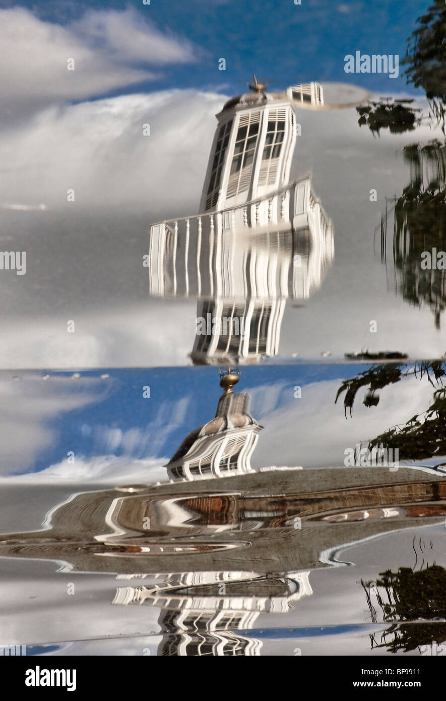 Le pavillon de la Serpentine Gallery 2009 conçu par les architectes Sejima et Nishizawa Banque D'Images