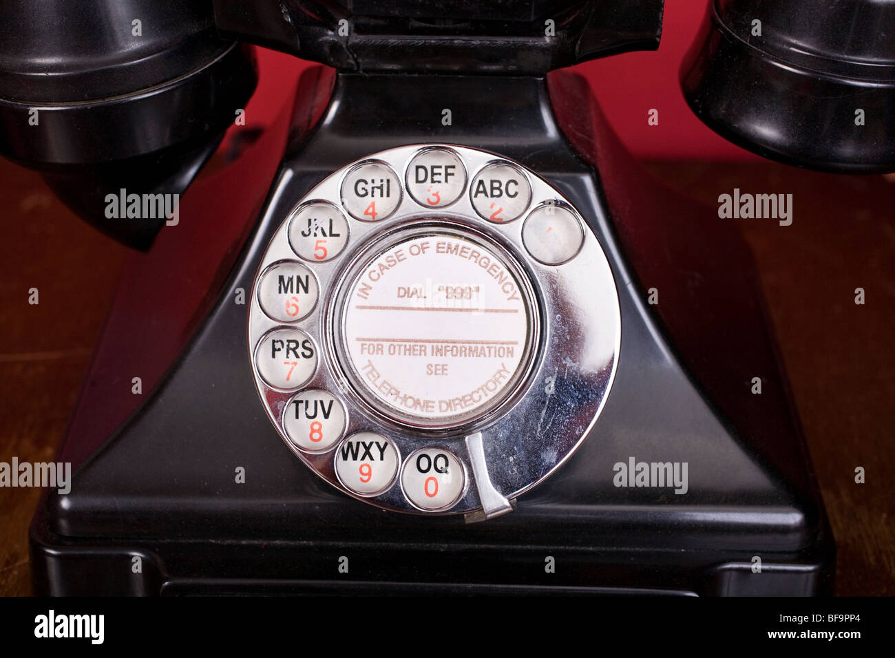 1940 Téléphone en bakélite, Close up du cadran. Banque D'Images