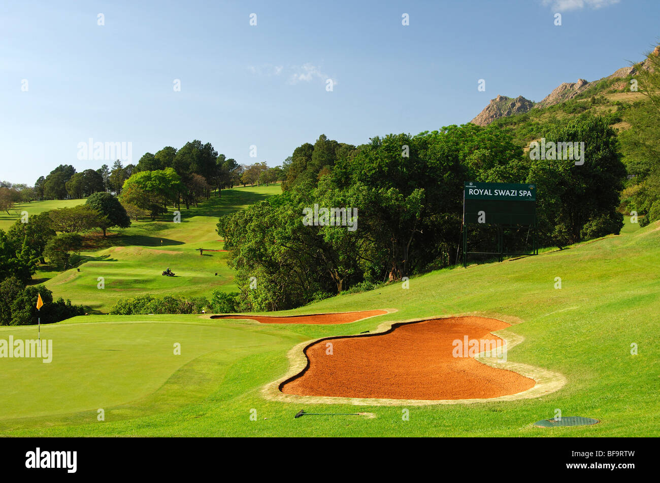 À côté du bunker Golf putting green sur le parcours de golf 18 trous de l'Hôtel Royal Swazi Spa Resort, Ezulwini, Swaziland Banque D'Images
