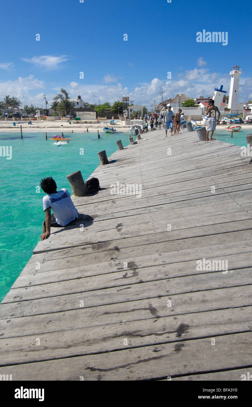 Dock à Puerto Morelos. Caribe. L'état de Quintana Roo. Riviera Maya. Péninsule du Yucatan. Le Mexique Banque D'Images Dock à Puerto Morelos. Caribe. L'état de Quintana Roo. Riviera Maya. Péninsule du Yucatan. Le Mexique Banque D'Images