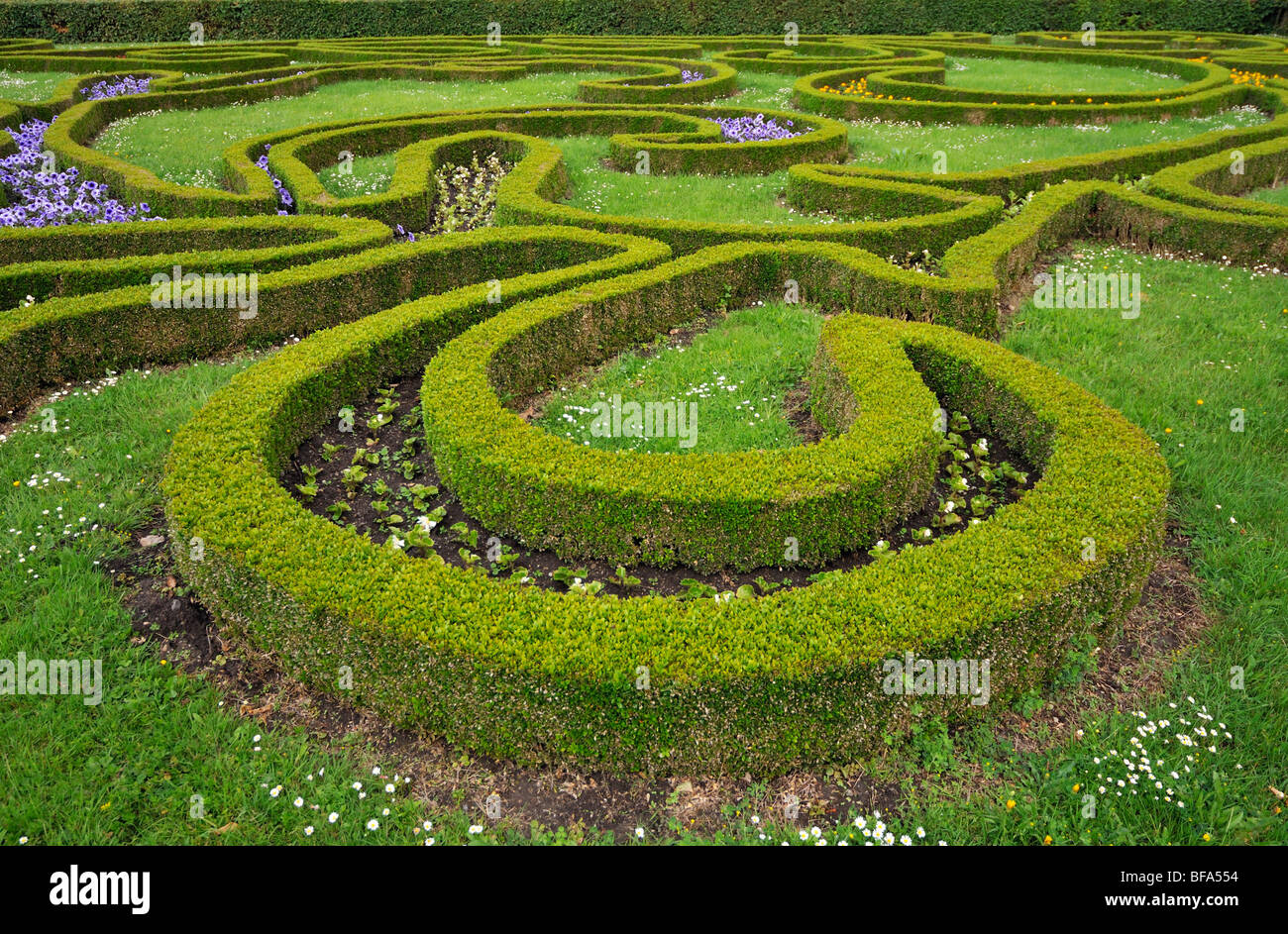 Haie topiaire baroque au Jardin fleuri (Kvetna zahrada ou Libosad) dans la région de Kromeriz, République Tchèque Banque D'Images