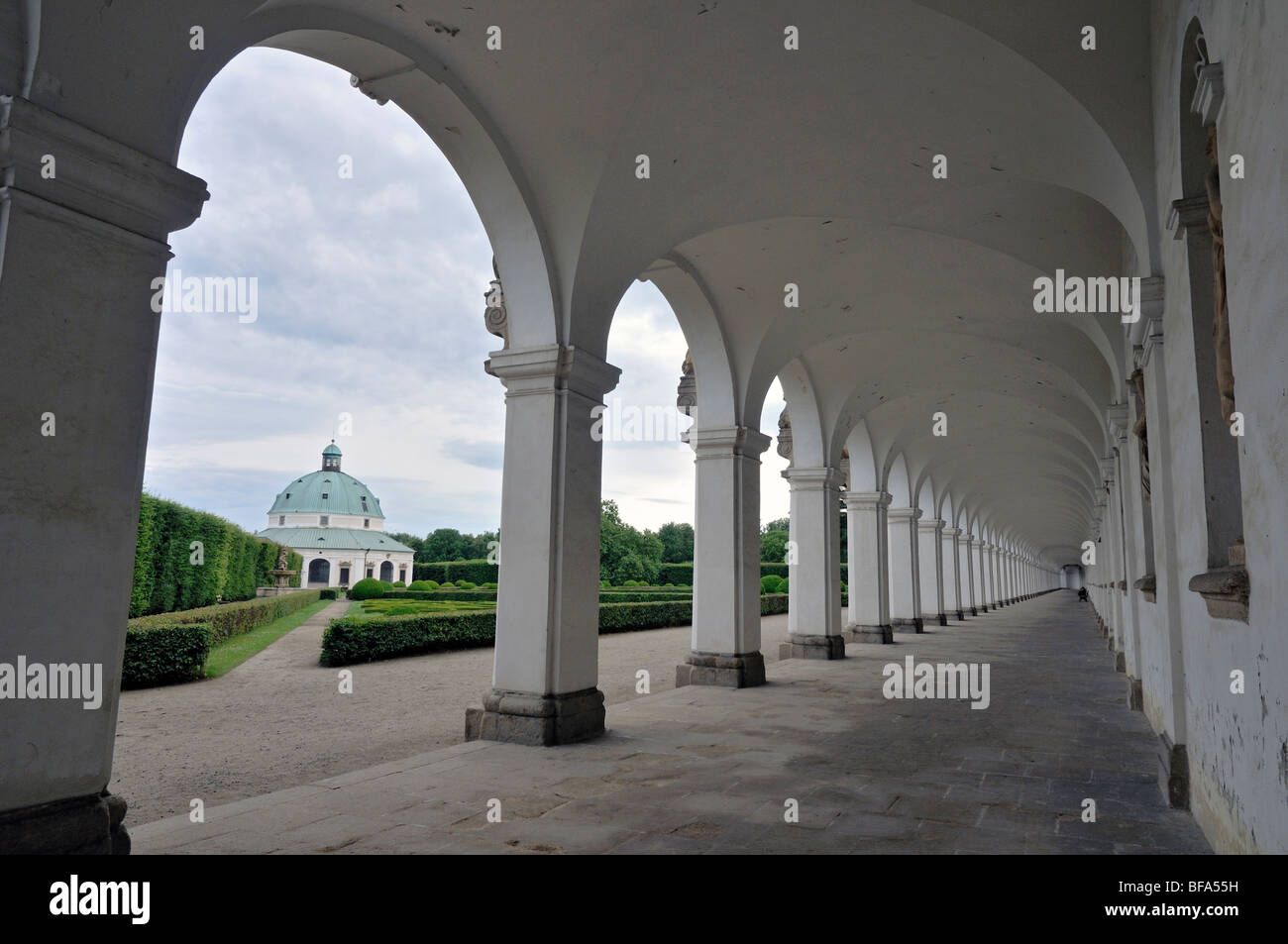 Colonnade à arcades baroque au Jardin fleuri (Kvetna zahrada ou Libosad) dans la région de Kromeriz, République Tchèque Banque D'Images