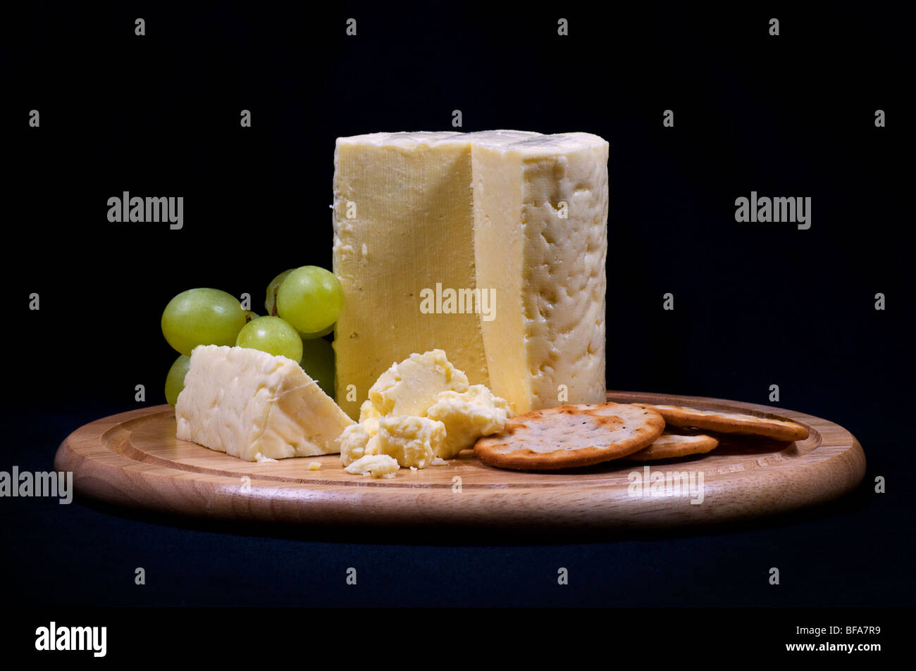 Fromage Wensleydale, craquelins et raisins Banque D'Images