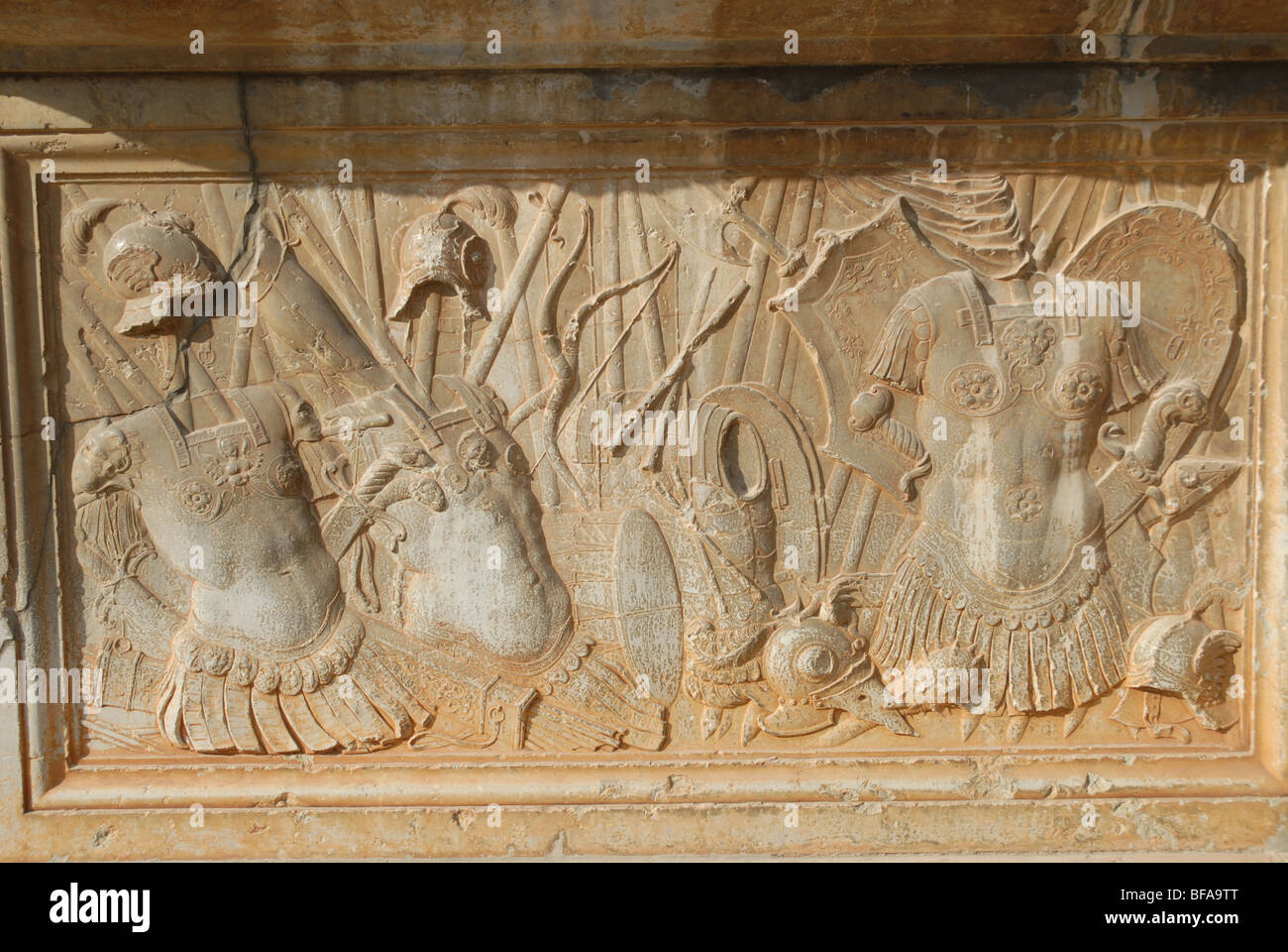 Bas-relief sur le socle du pied, façade sud Palais Carlos V (Palais de Charles Quint), le Palais de l'Alhambra, Grenade, Andalousie, Espagne Banque D'Images
