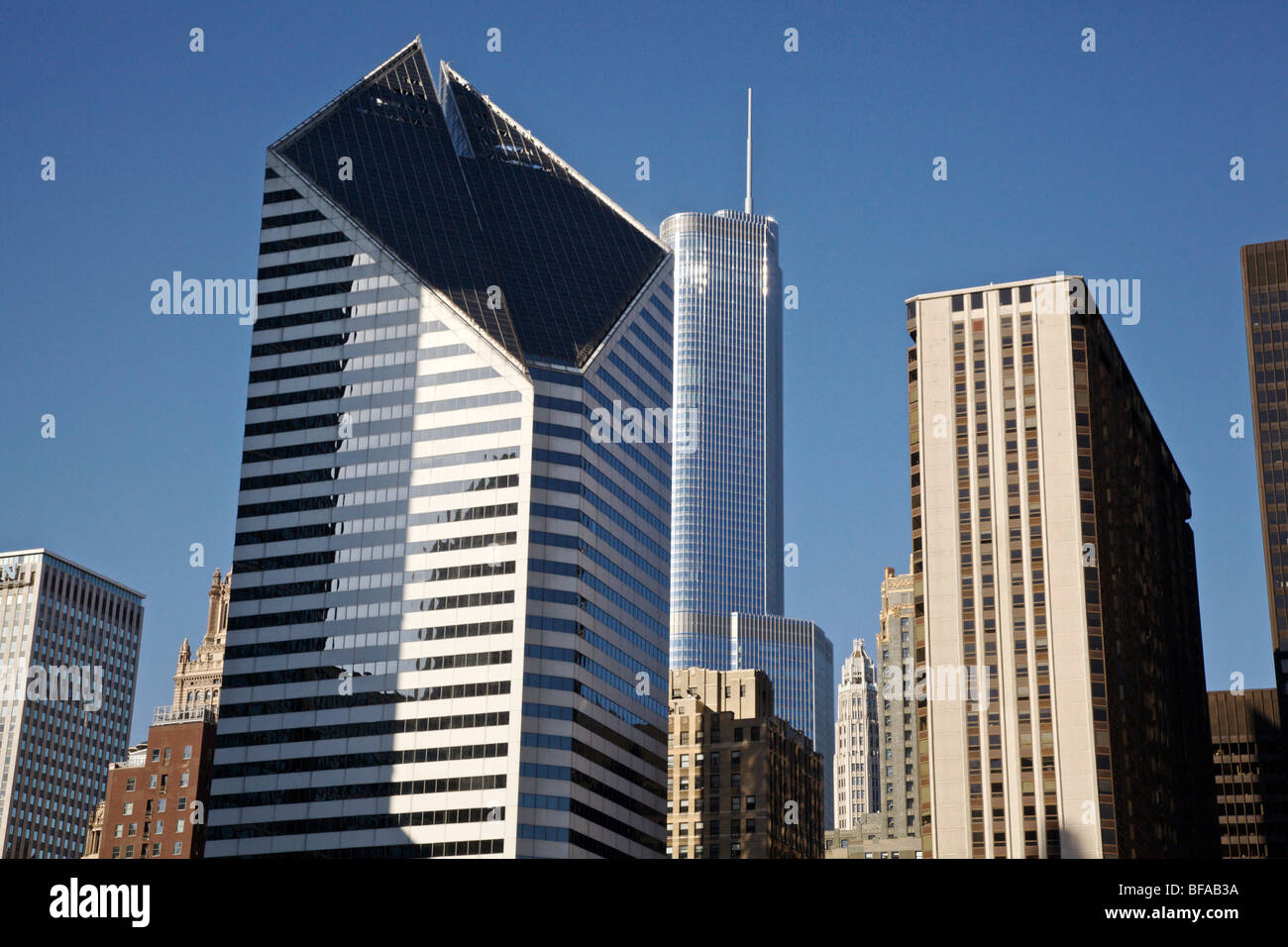 Gratte-ciel de Chicago (Illinois). Smurfit Stone Building et Trump Tower. Banque D'Images