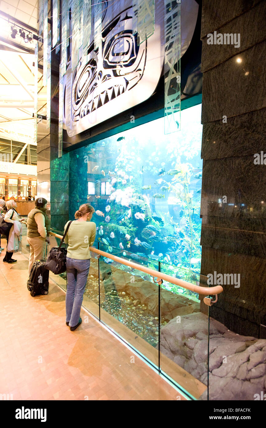 Salle de départ de l'aéroport de Vancouver YVR Banque D'Images