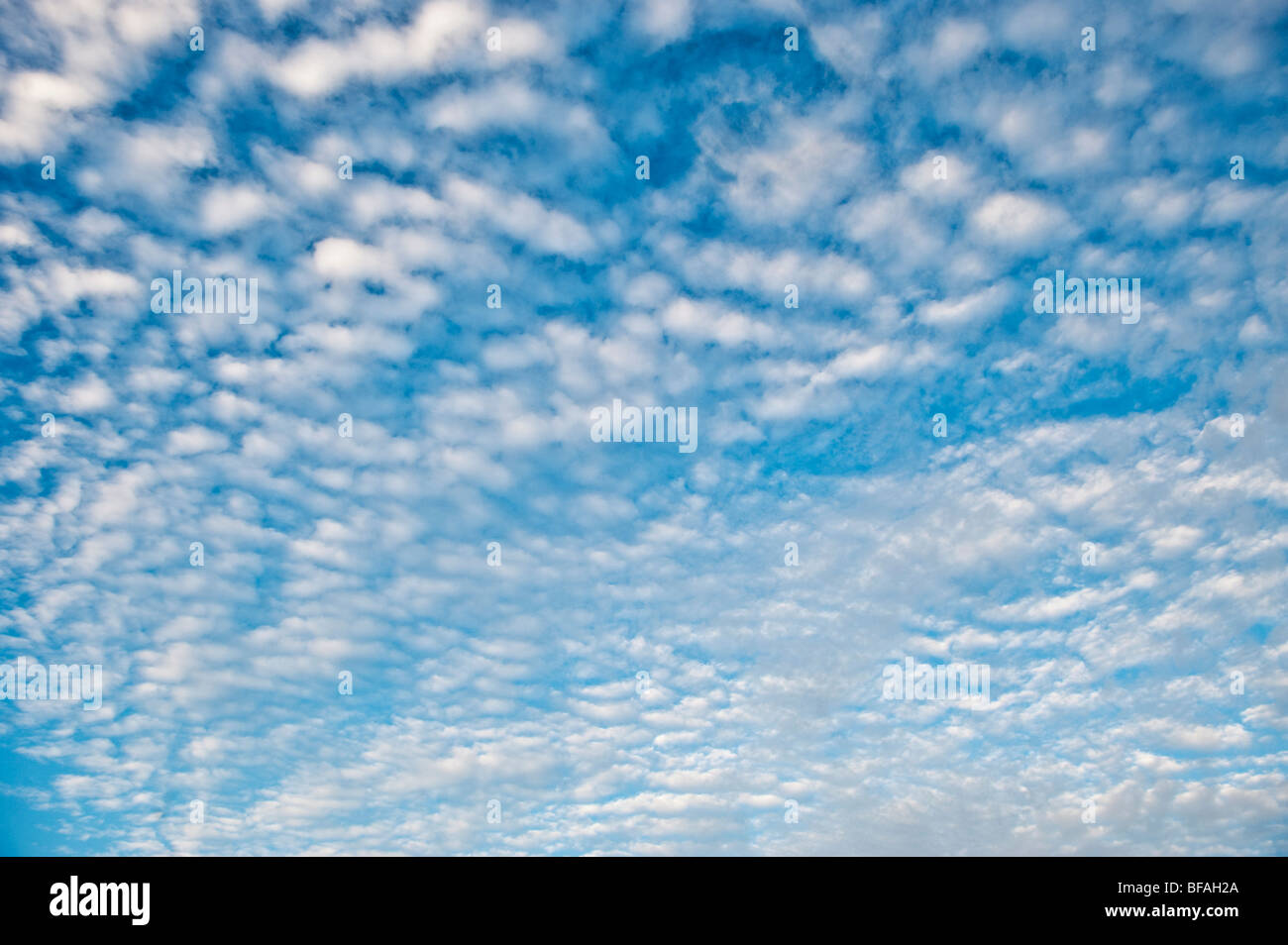 Ciel et les nuages. Banque D'Images