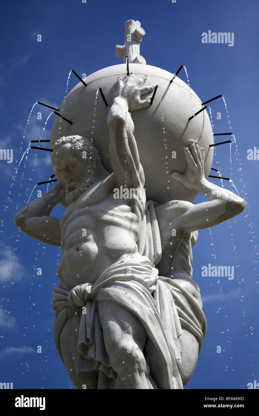 Fontaine en marbre - le château de Kenilworth Banque D'Images