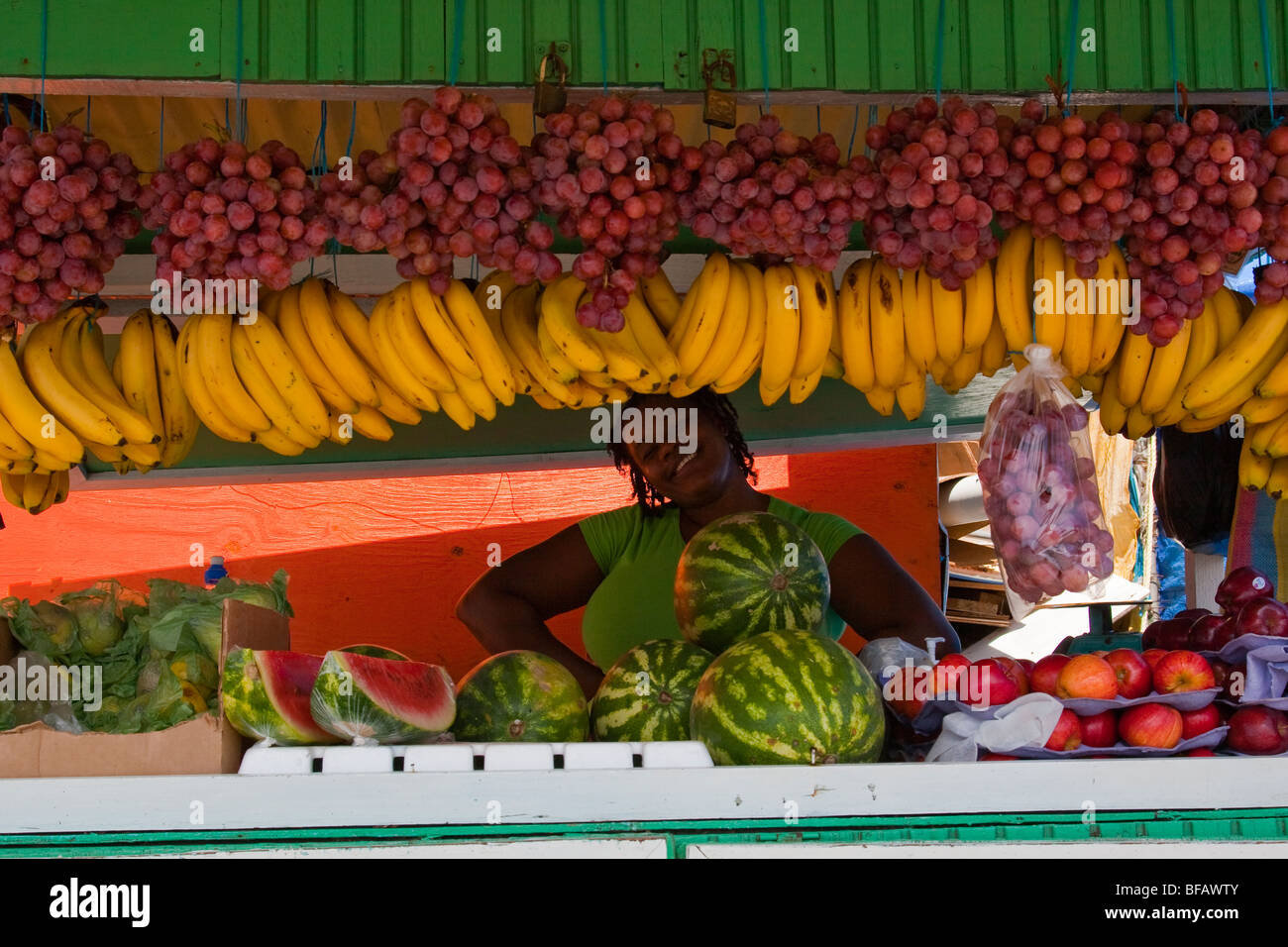 Stand de fruits frais à Scarborough sur Tobago Banque D'Images