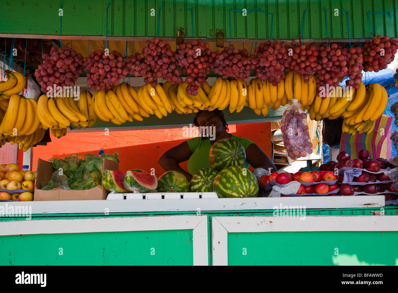 Stand de fruits frais à Scarborough sur Tobago Banque D'Images