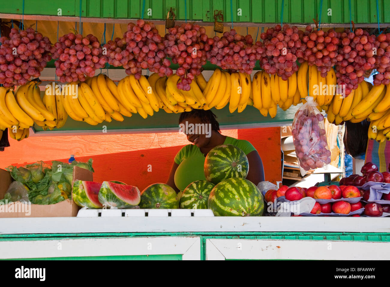 Stand de fruits frais à Scarborough sur Tobago Banque D'Images