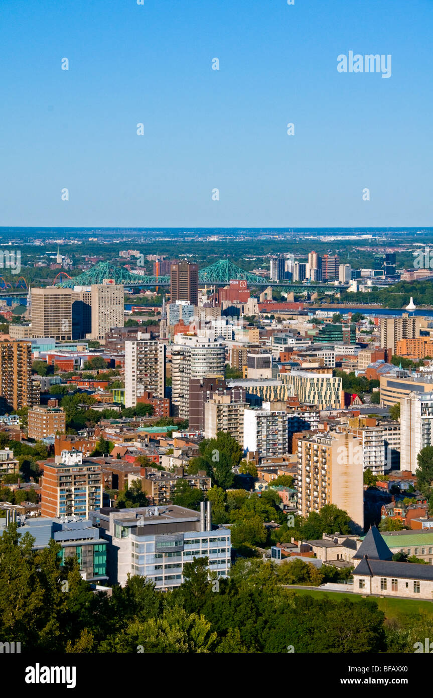 Vue sur Montréal avec Jacques Cartier Bridge en arrière-plan Banque D'Images