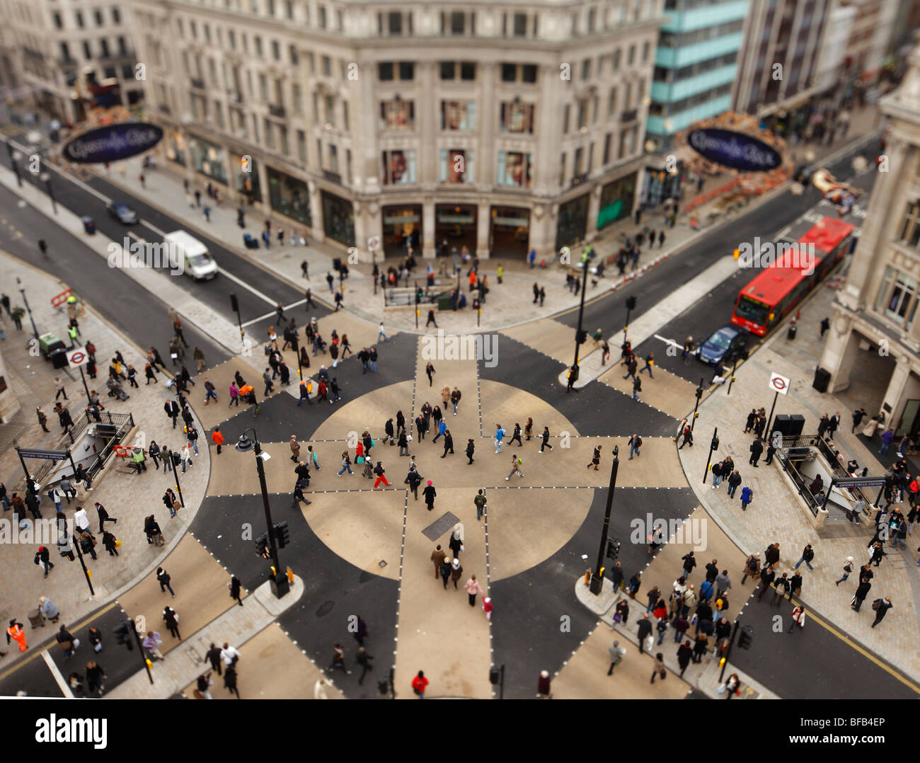 Le nouveau passage pour piétons d'Oxford Circus. (Note : l'image présente un étroit plan de mise au point) Banque D'Images
