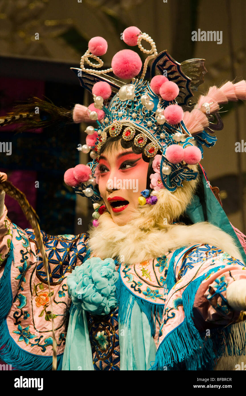 Opéra Kunqu interprète chinois pendant le spectacle. Banque D'Images