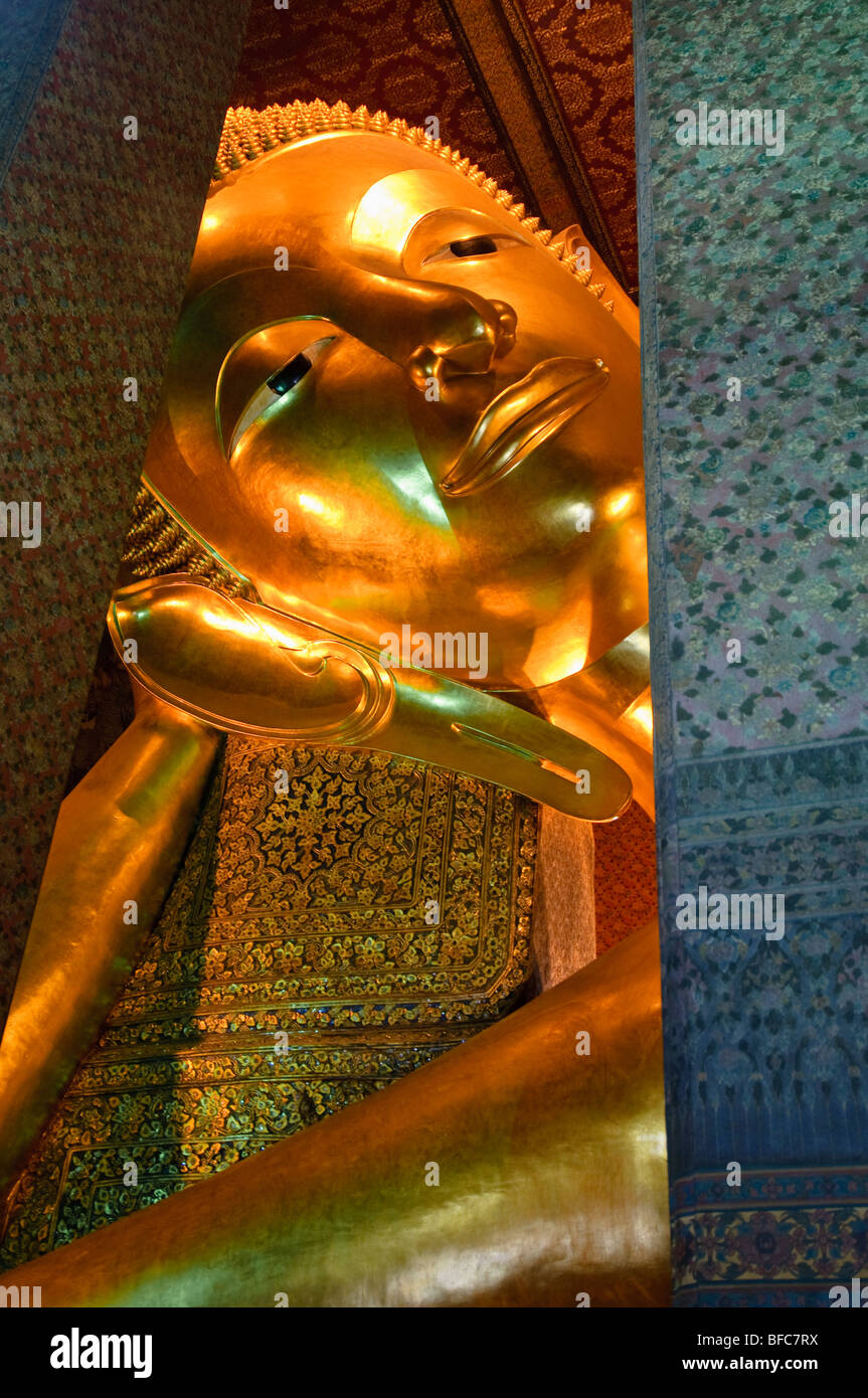 Bouddha couché, Wat Pho, Bangkok, Thaïlande Banque D'Images