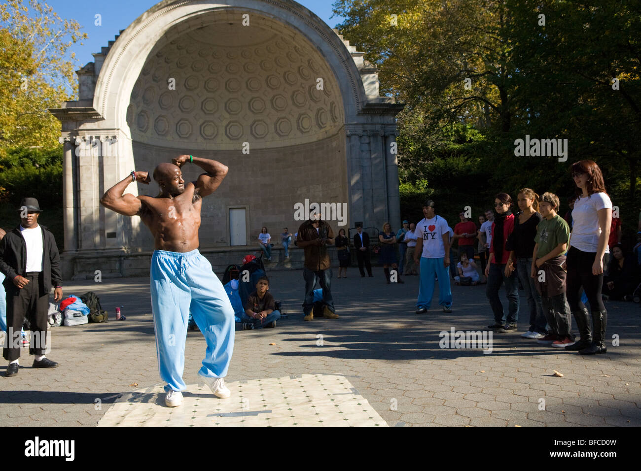 Artiste de rue à Naumberg Bandshell, Central Park, New York City Banque D'Images