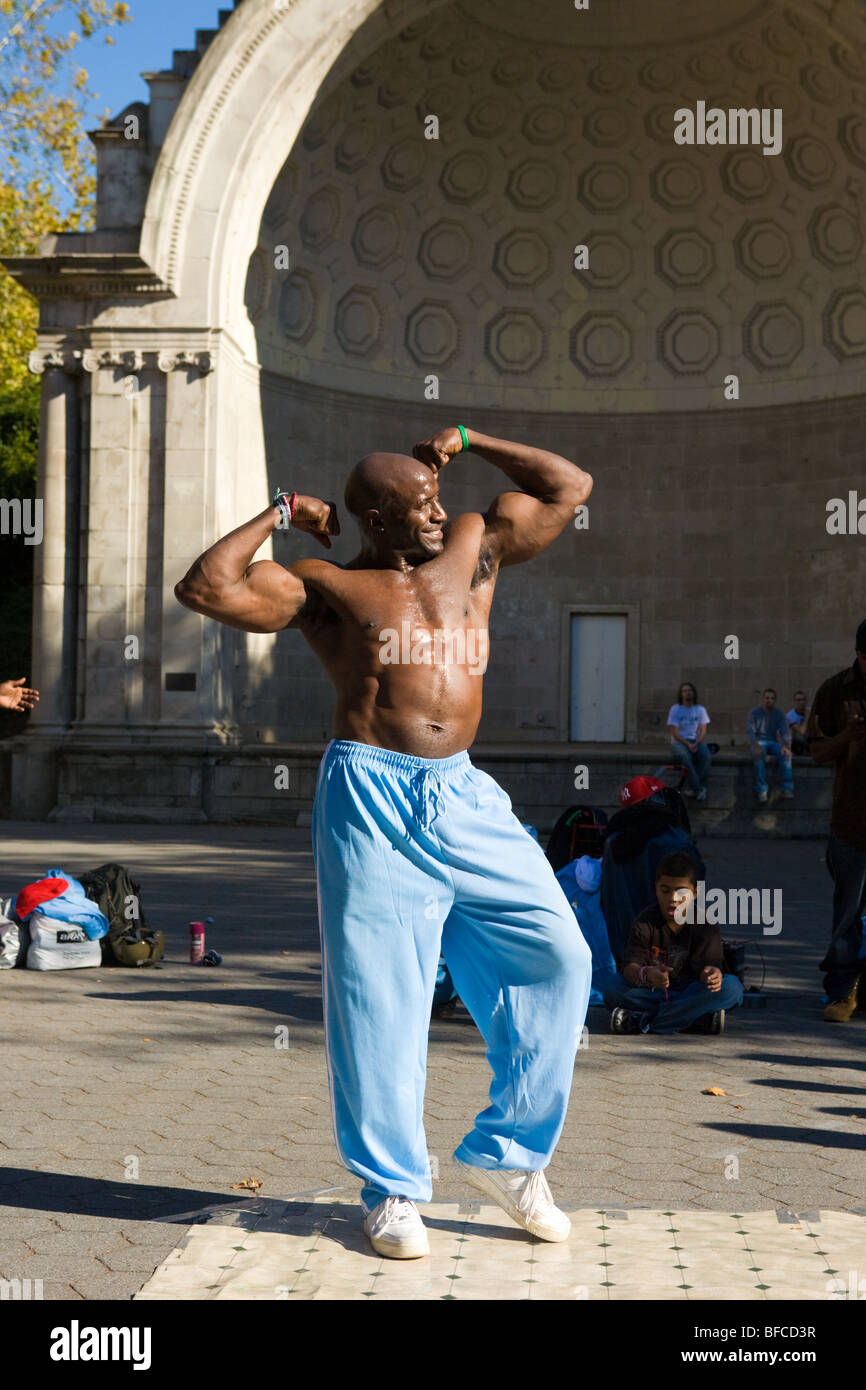 Artiste de rue à Naumberg Bandshell, Central Park, New York City Banque D'Images