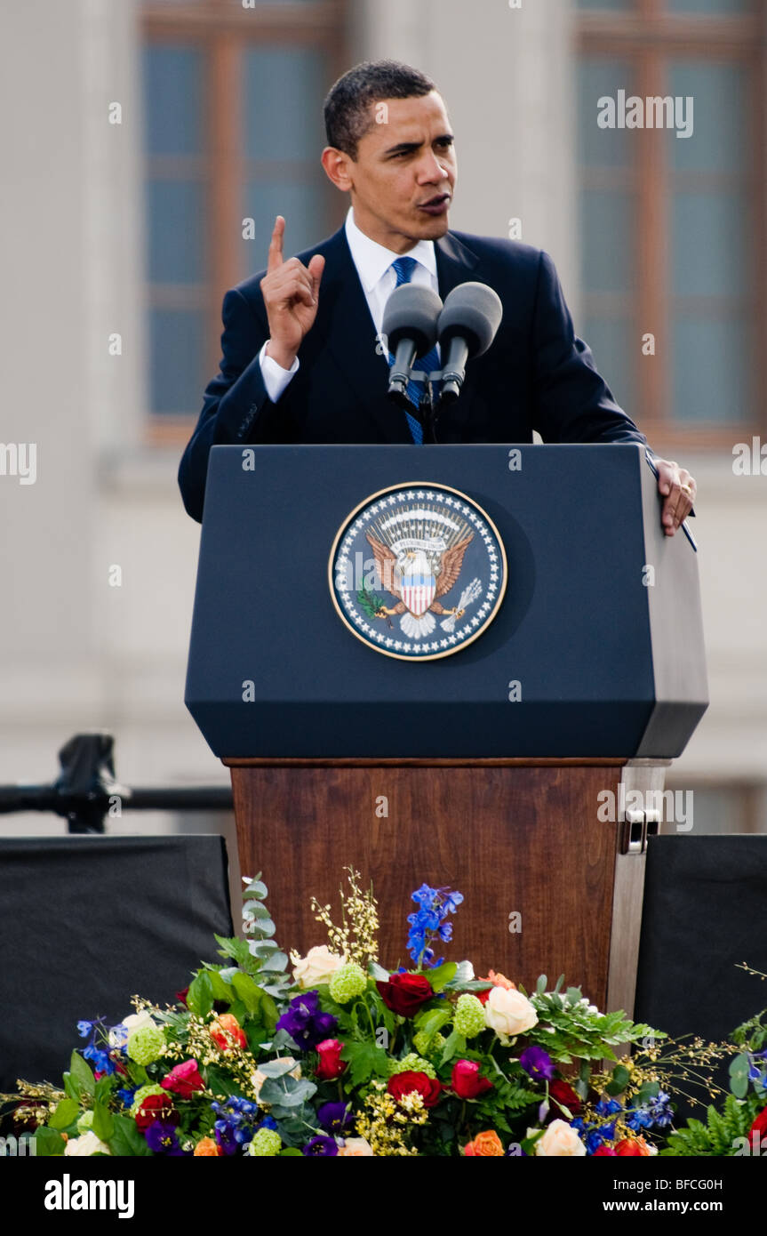 Le président américain Barack Obama en donnant le discours au château de Prague à Prague, le 4 avril 2009. Banque D'Images