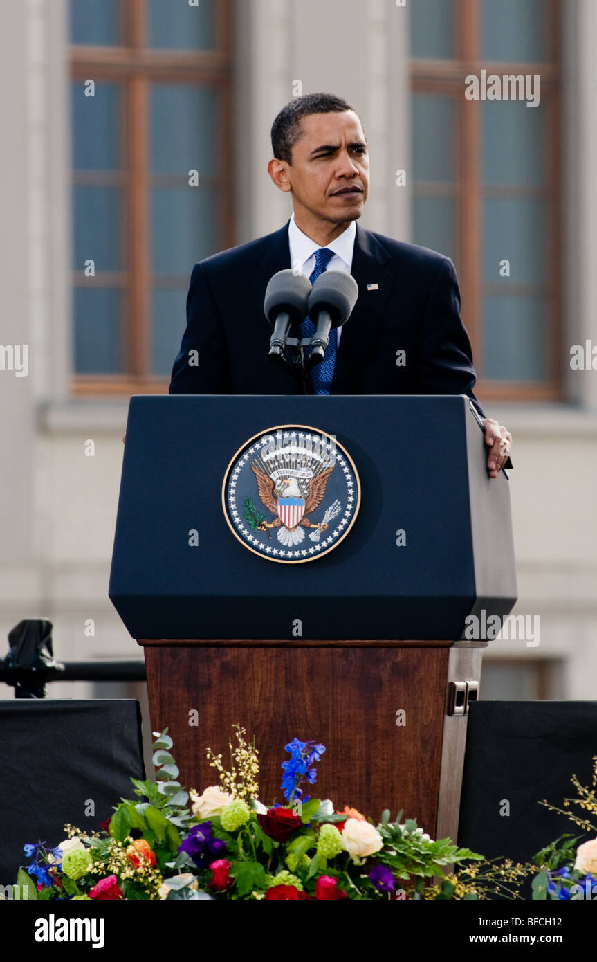 Le président américain Barack Obama en donnant le discours au château de Prague à Prague, le 4 avril 2009. Banque D'Images