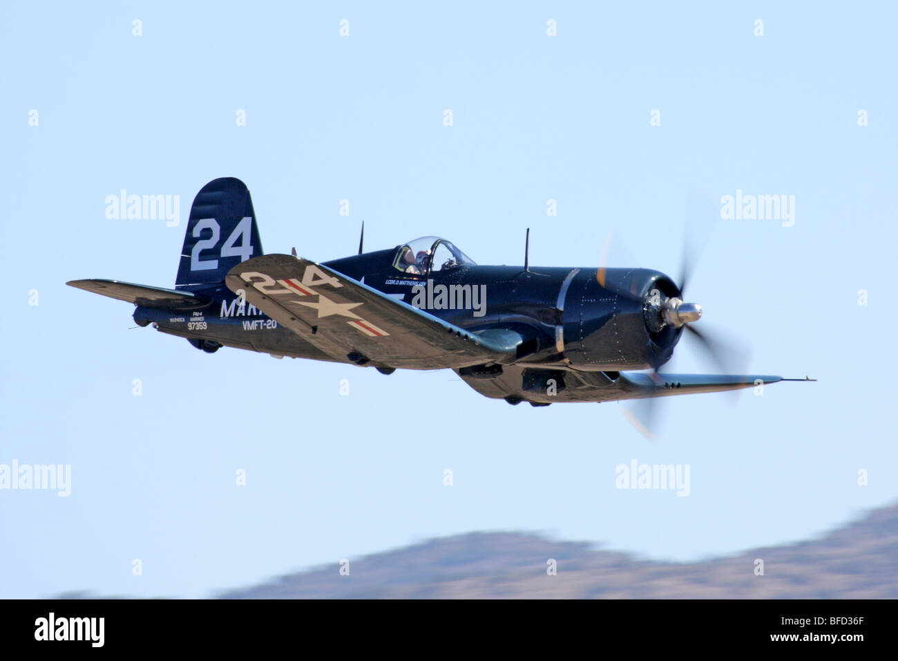 Chance Vought F4U Corsair dans l'air action course ath le 2009 National Championship Air Races à Reno au Nevada Banque D'Images