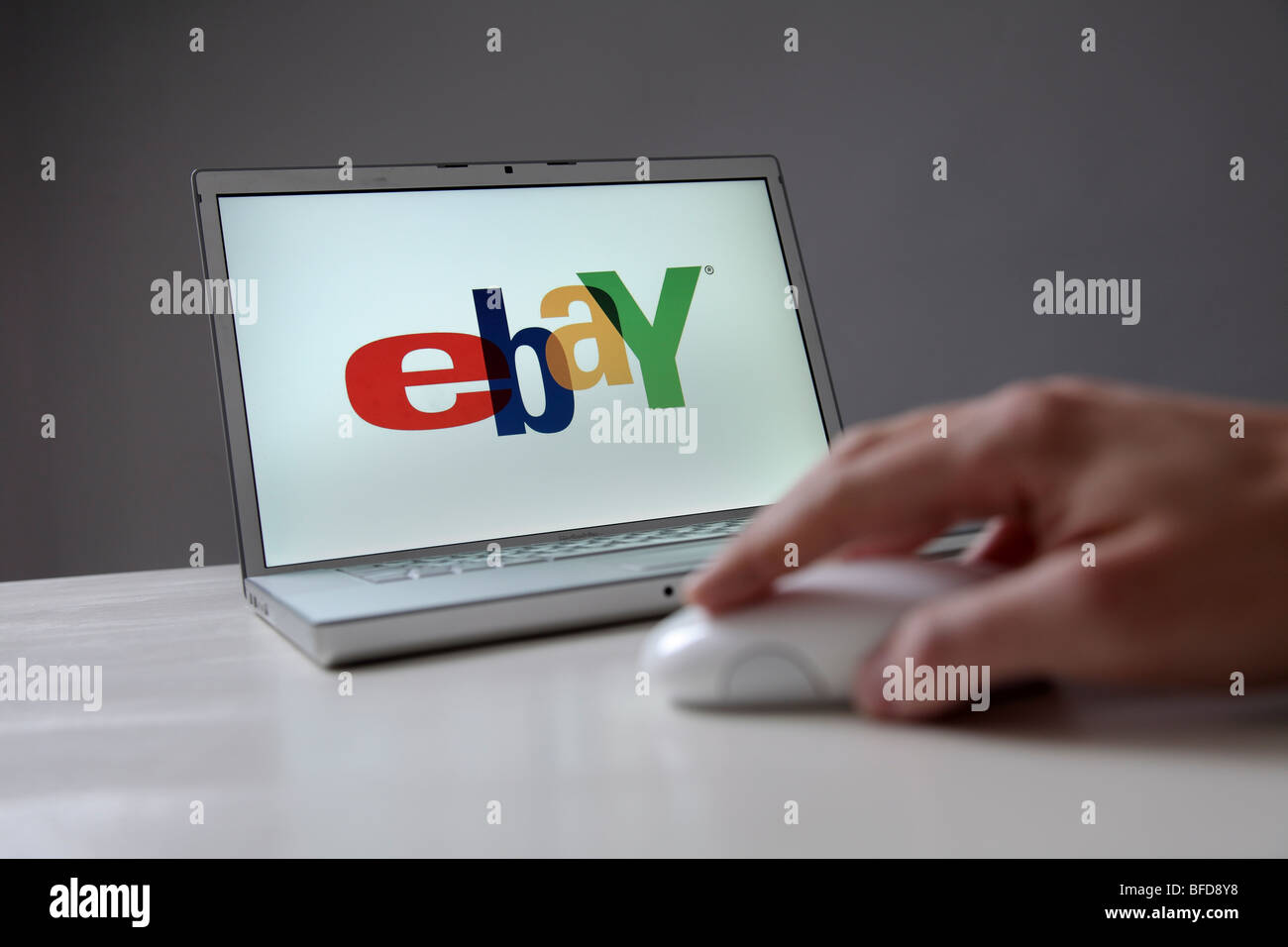 Logo de l'entreprise ebay sur l'écran d'ordinateur. Symbole : de l'utilisation de l'enchère en ligne ebay Banque D'Images
