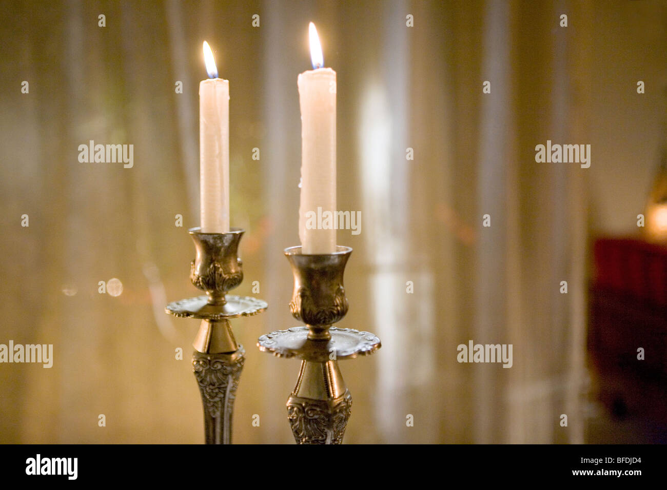 Les bougies du Chabbat Photo Stock - Alamy