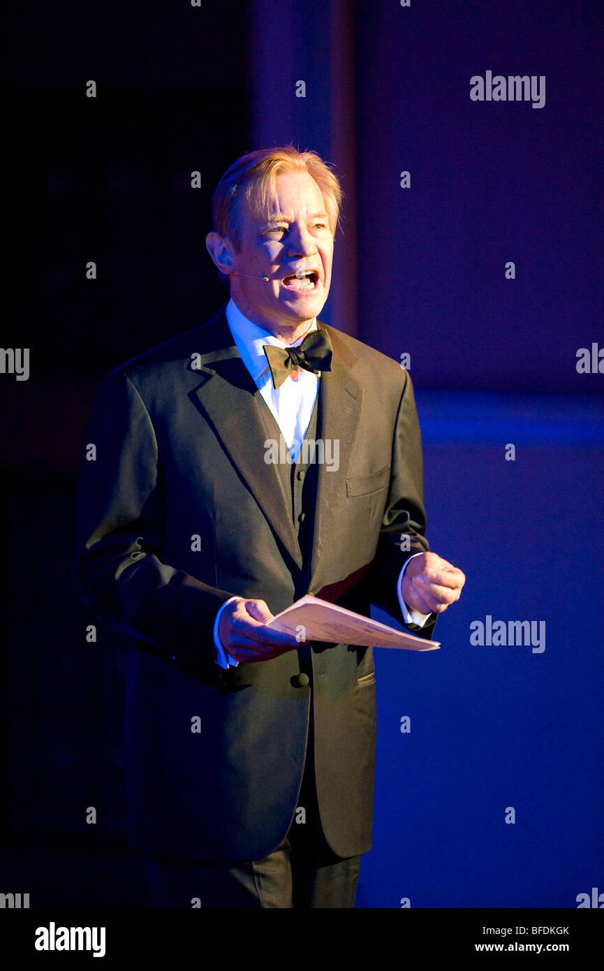 Michael York comme un récitant dans le mélodrame Enoch Arden, les cordes de l'automne Festival International de Musique Banque D'Images