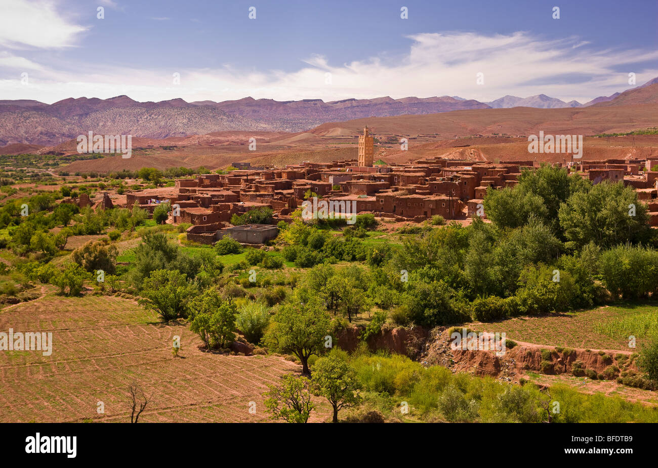 TELOUET, MAROC - paysage du village. Banque D'Images